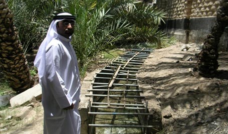 Figure 4 - course of the canal Falaj SAROOJ, the photo was taken in 2005 by Dr.. Hassan Gramon,